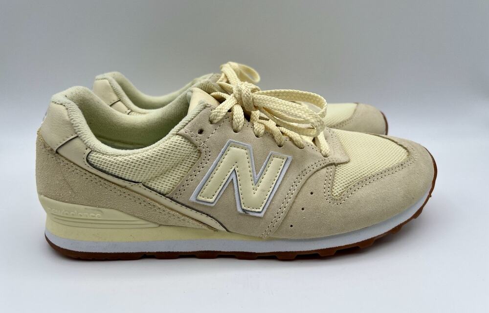 New Balance 996 Low Top Sneakers Women’s Size 9 Medium Casual Pale Yellow